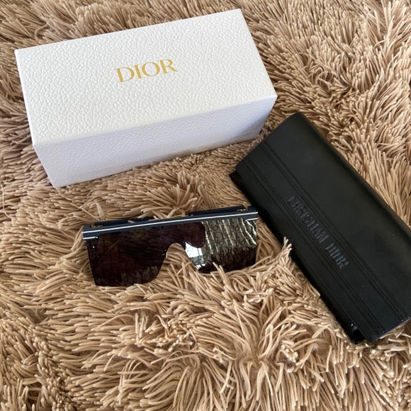 Authentic Dior Shield Sunglasses - Picture 6 of 7